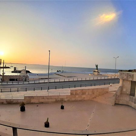 Potato Beach Apartment At Beach Front & Sea View Lagos Exteriör bild