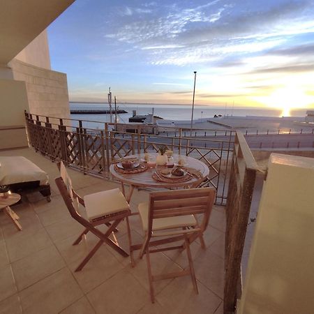 Potato Beach Apartment At Beach Front & Sea View Lagos Exteriör bild