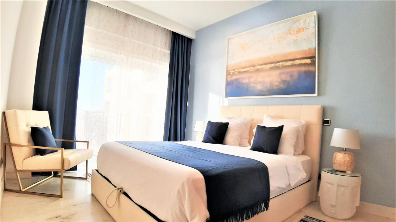 Potato Beach Apartment At Beach Front & Sea View Lagos Exteriör bild