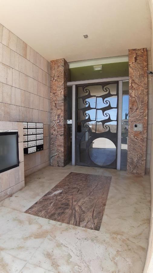 Potato Beach Apartment At Beach Front & Sea View Lagos Exteriör bild