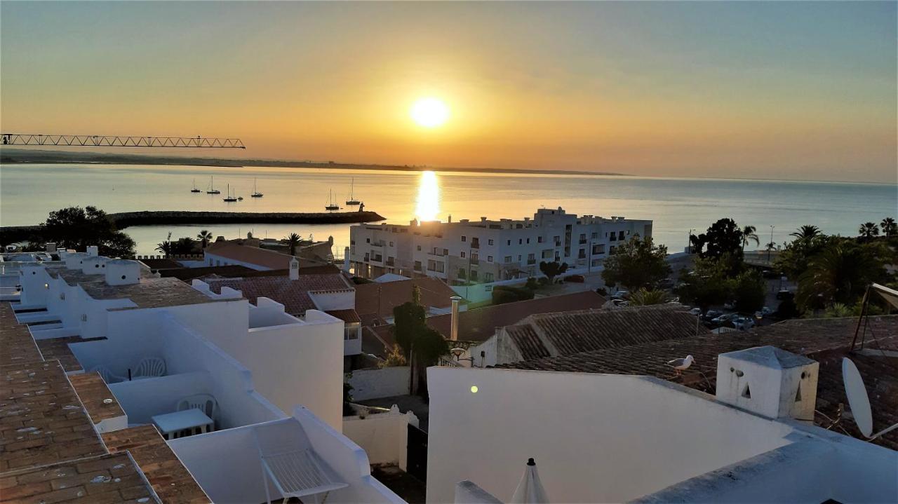 Potato Beach Apartment At Beach Front & Sea View Lagos Exteriör bild