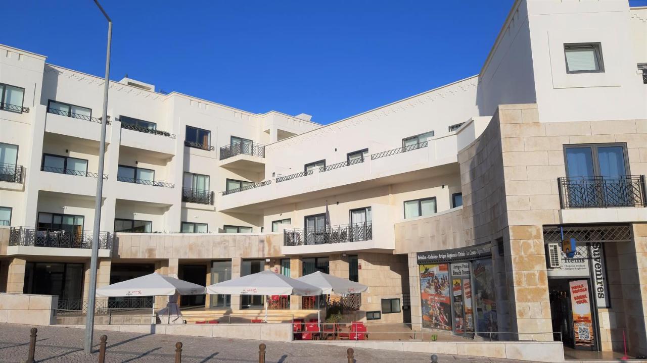Potato Beach Apartment At Beach Front & Sea View Lagos Exteriör bild